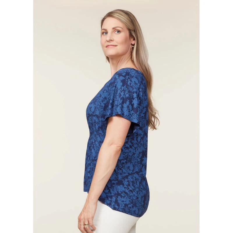 EQL Women's Allure Ecovero Short Sleeve Top - Ink Countryside 5 EQL Women's Allure Ecovero Short Sleeve Top - Ink Countryside - Image 3