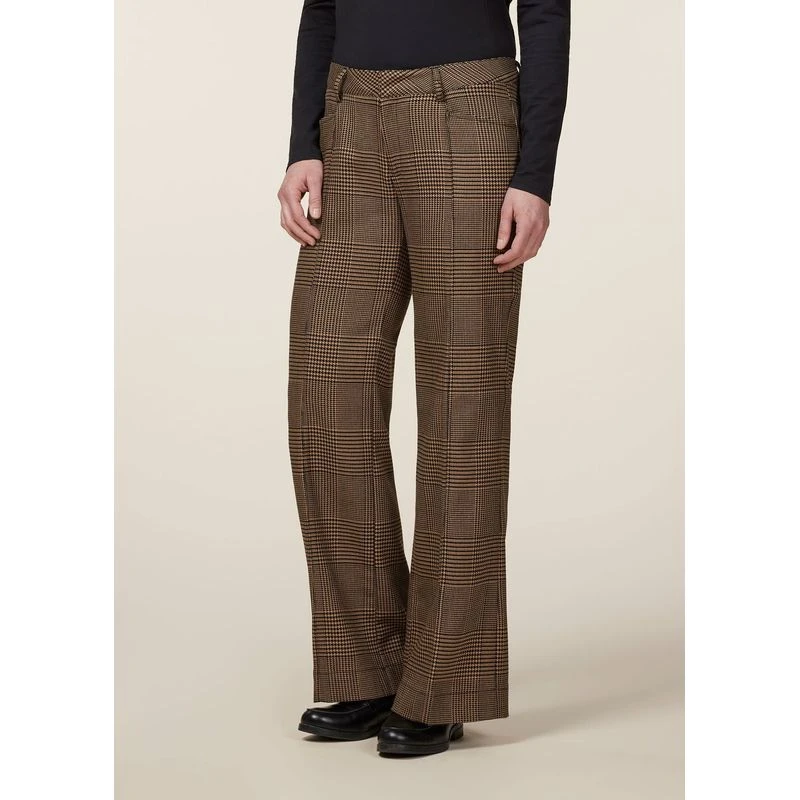 EQL Women's Chelsea Houndstooth Plaid Wide Leg Pants - Camel/Black 4 EQL Women's Chelsea Houndstooth Plaid Wide Leg Pants - Camel/Black - Image 2